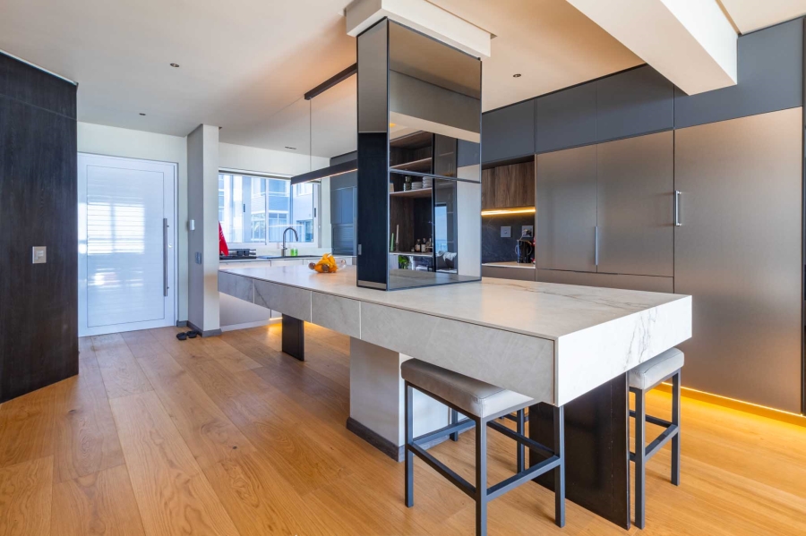 2 Bedroom Property for Sale in Sea Point Western Cape